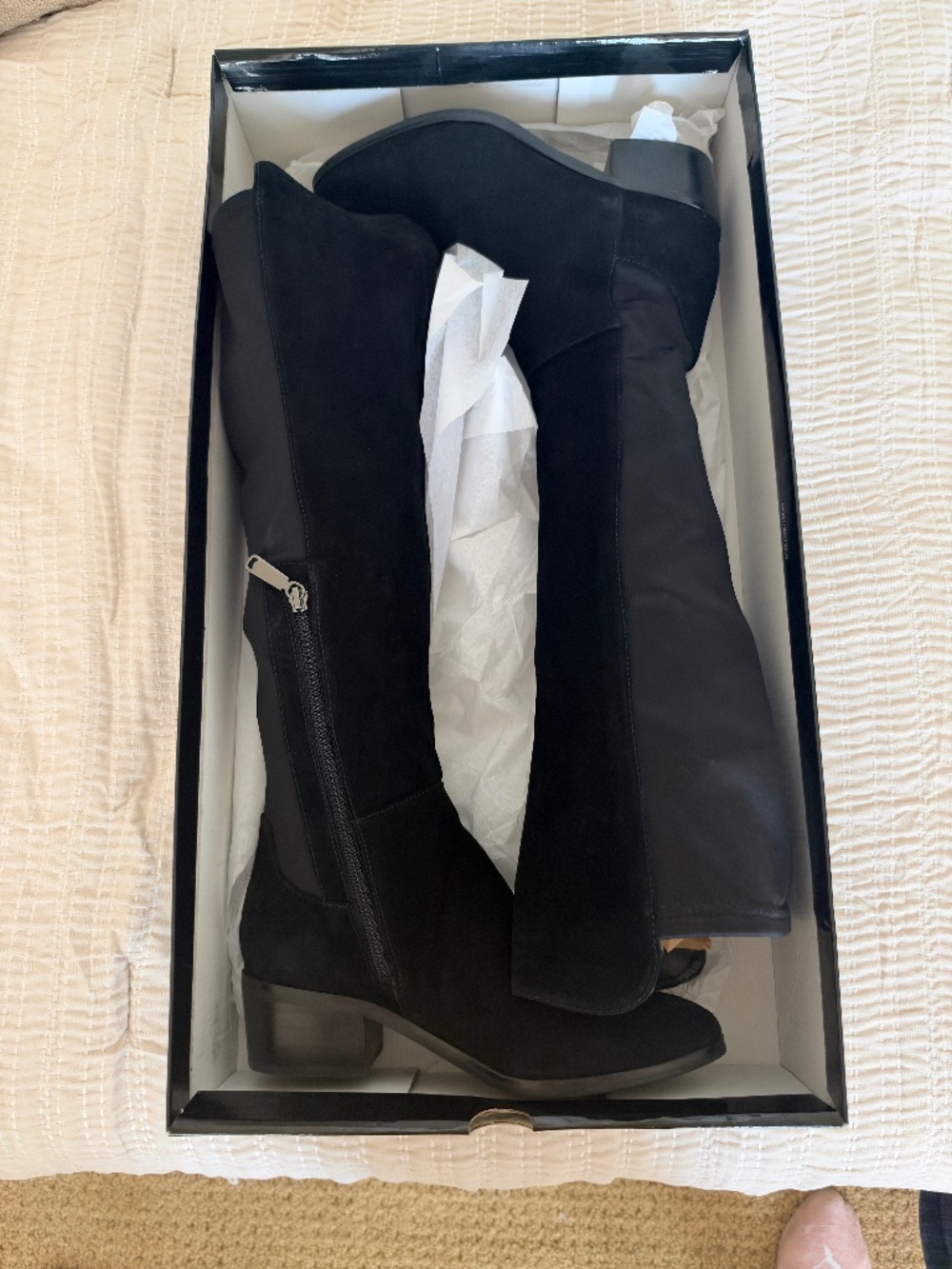 Blondo Gallo Knee High Boot, Size 8.5, Black Suede